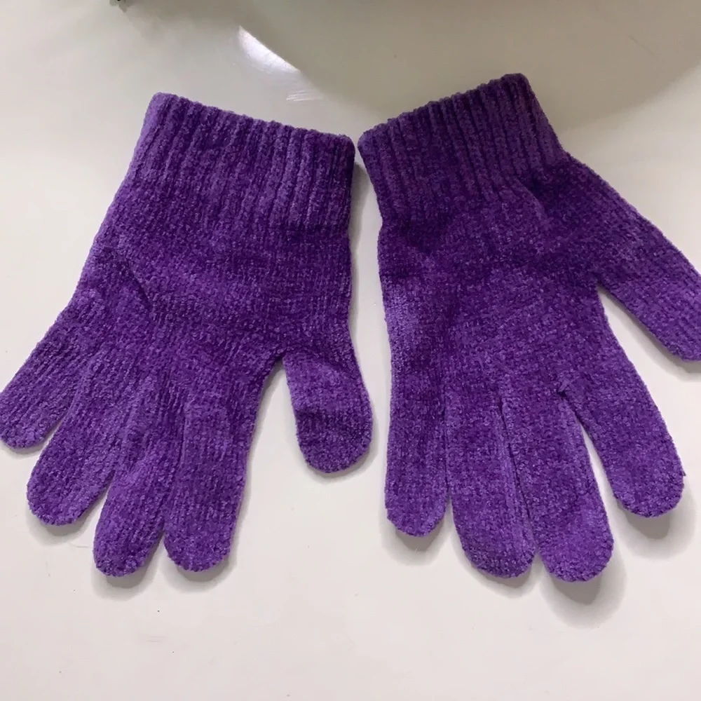 Lacrosse purple & black pom-pom acrylic knit hat and Gloves set winter